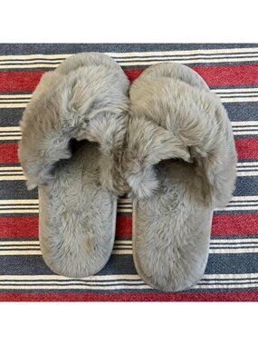 🆕Women's Grey Fuzzy Slippers Cross Band Memory Foam Faux-fur Open Toe Shoes